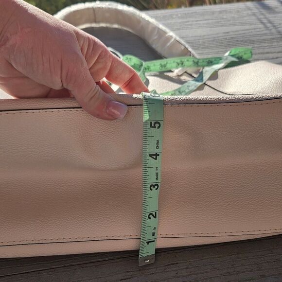 Victoria's Secret Laser Cut Orchid Logo Tote Bag 2020 MSRP $58  Preowned W Tags - Picture 9 of 16